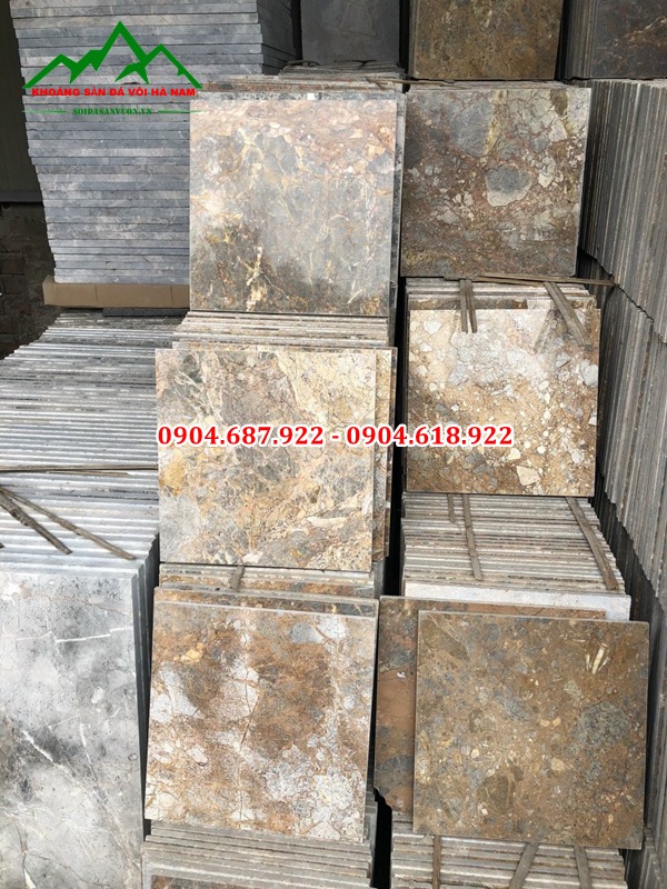 đá vàng sáng dăm kết