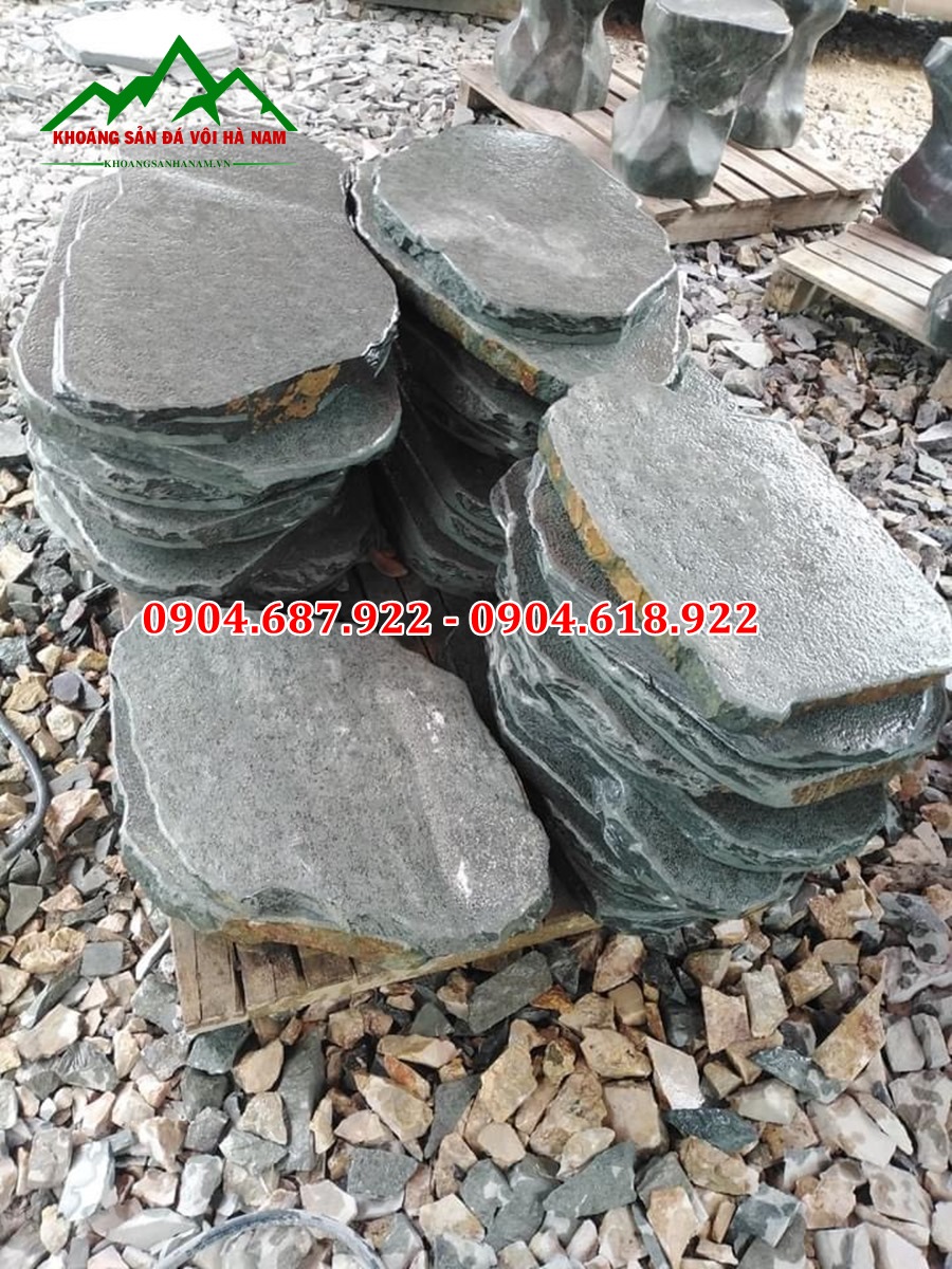 Đá xanh rêu lát bước dạo