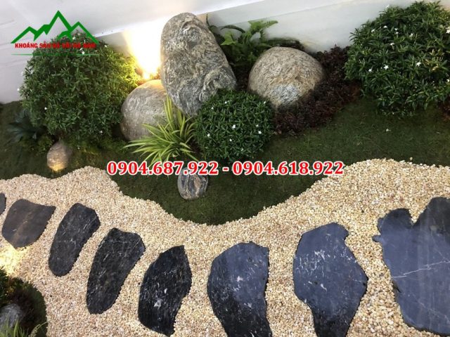 bước dạo lũa đen chỉ trắng