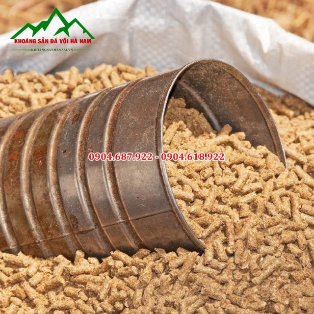 đá hạt sản xuất cám gà
